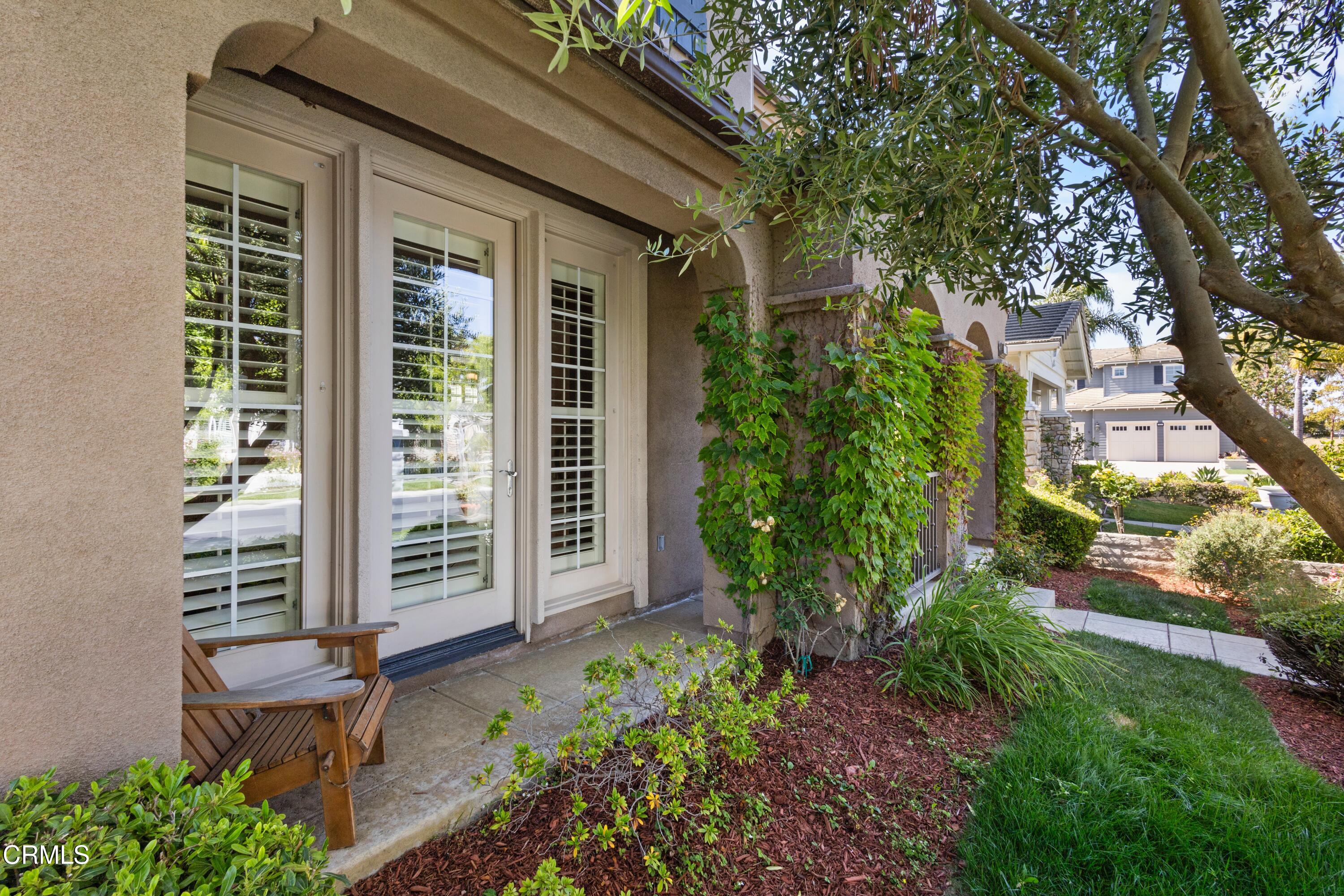 1315 Donegal Way Oxnard, CA 93035 - Photo 5 of 48 front view of a house with a garden