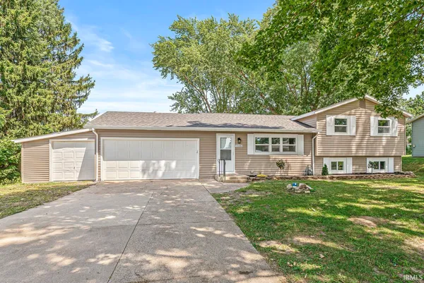 $319,900 | 52680 Walsingham Lane, South Bend, IN 46637
