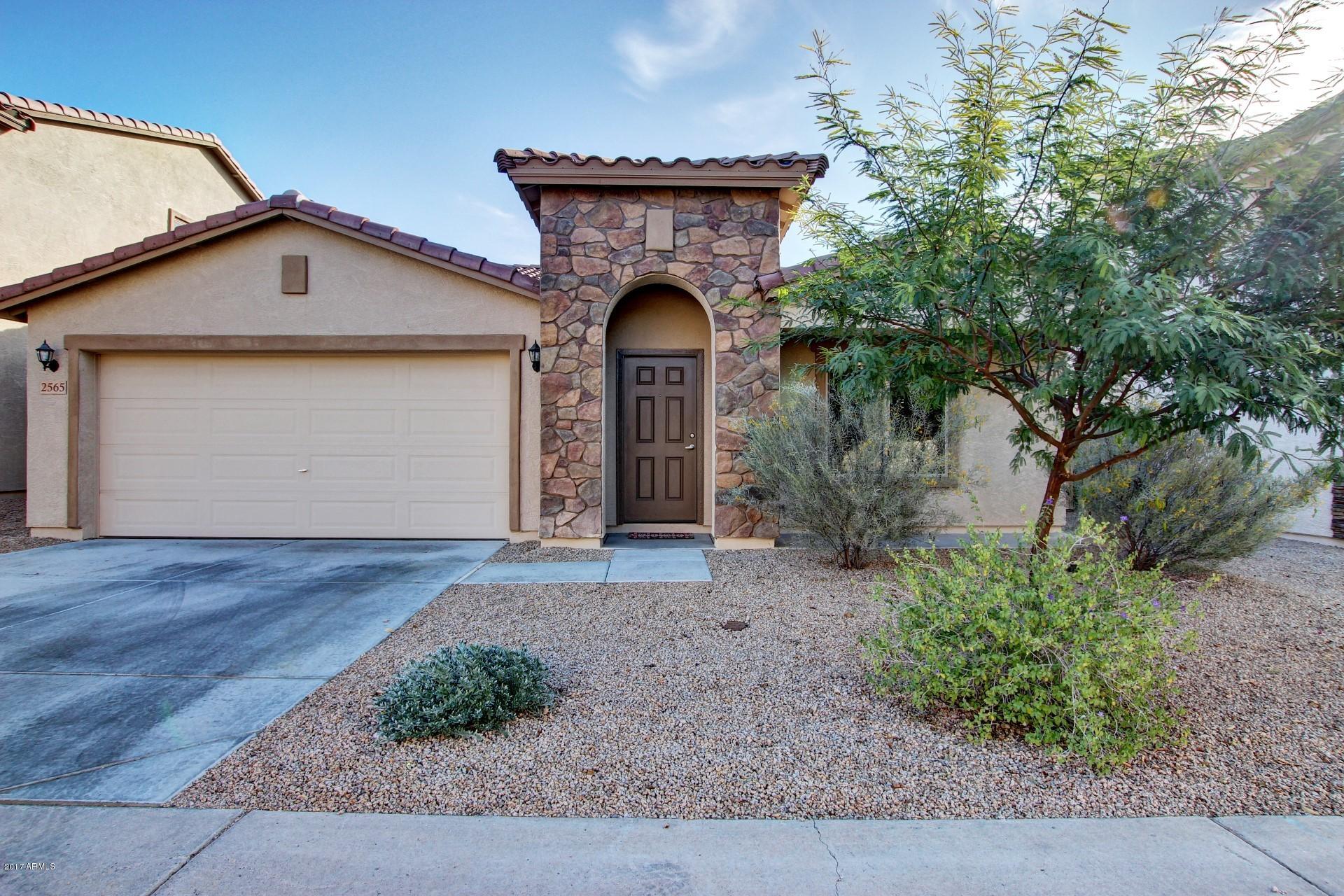2565 South Conestoga Road Apache Junction, AZ 85119 - Photo 1 of 24 Home Front with veneer rock entry