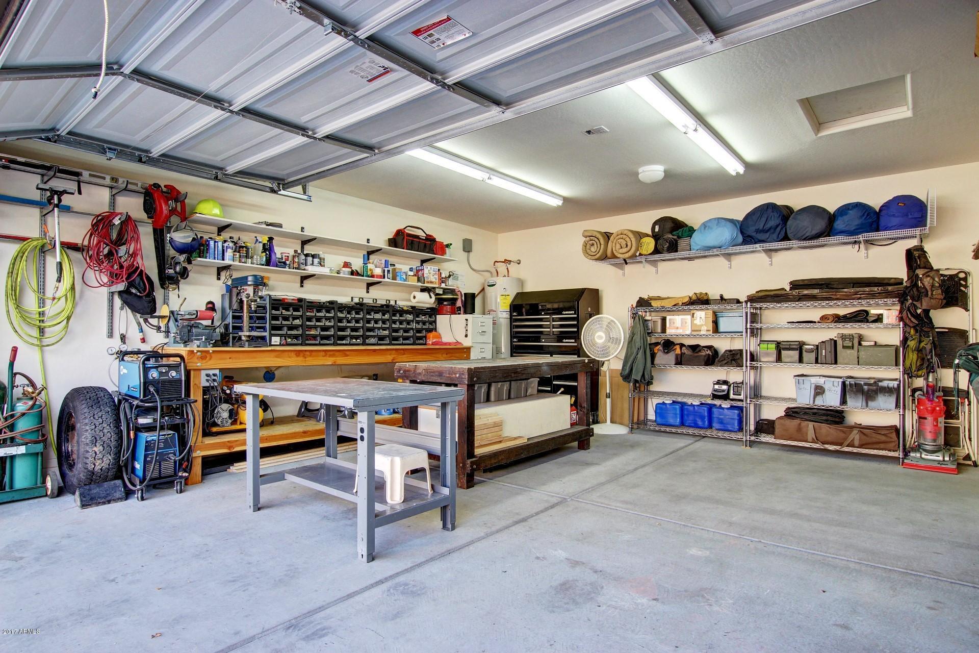 2565 South Conestoga Road Apache Junction, AZ 85119 - Photo 23 of 24 2 Car Garage