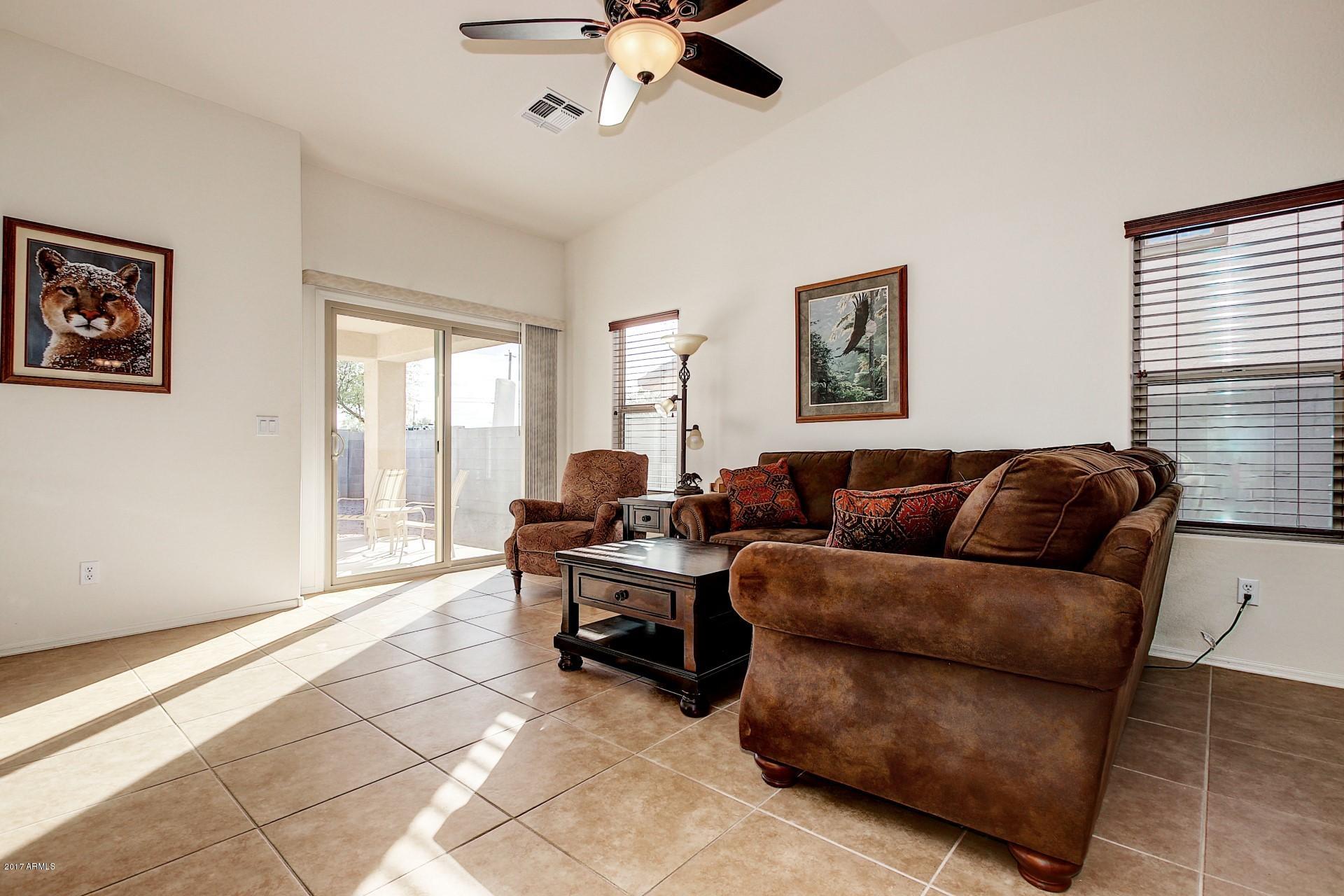 2565 South Conestoga Road Apache Junction, AZ 85119 - Photo 7 of 24 Spacious Living