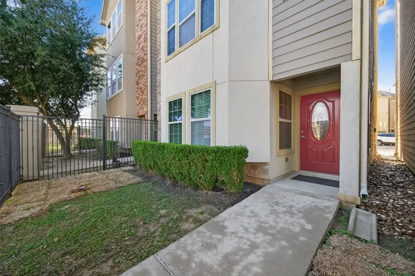 $2,350 | 4208 Old Spanish Trail, Houston, TX 77021