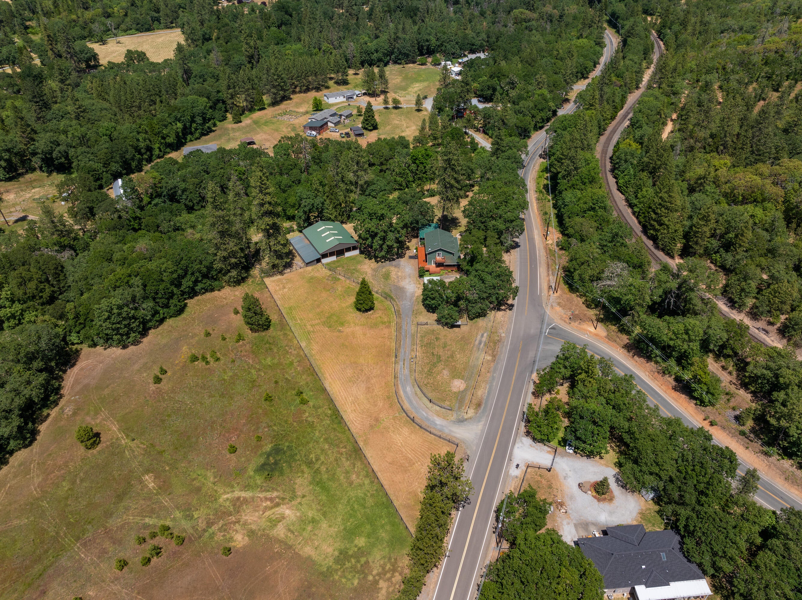 5900 Hugo Road Grants Pass, OR 97526 - Photo 28 of 41 Neighborhood View