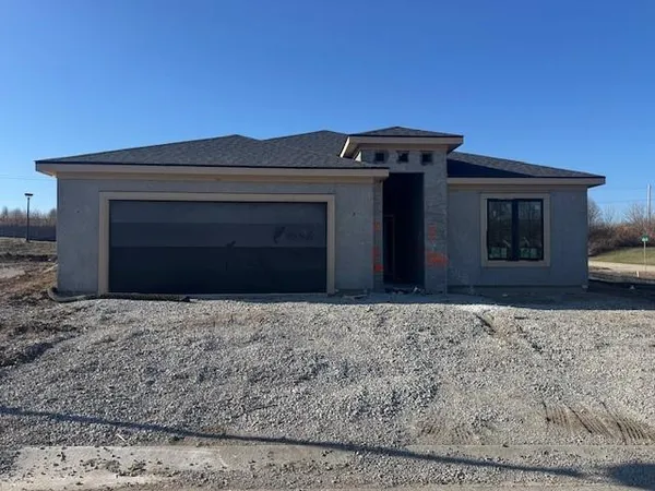 $499,900 | 9736 North Montclair Avenue, Kansas City, MO 64154