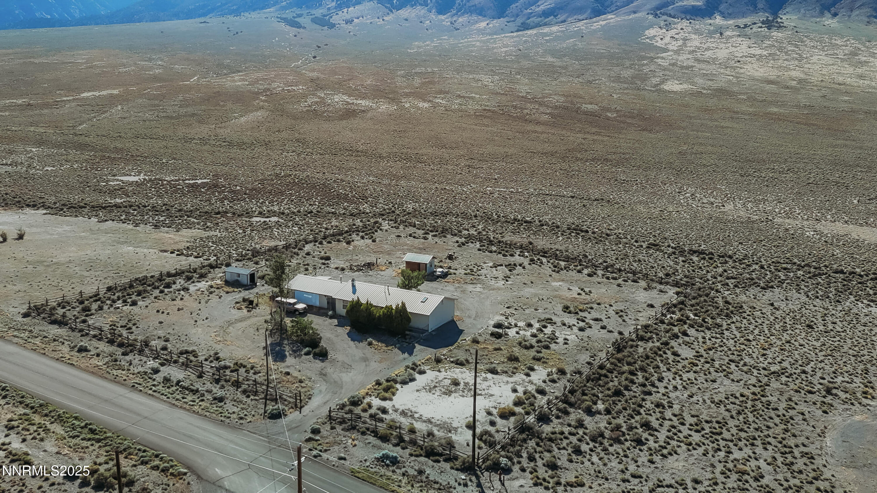 316 Toiyabe Road Kingston, NV 89310 - Photo 3 of 32 a view of a dry yard