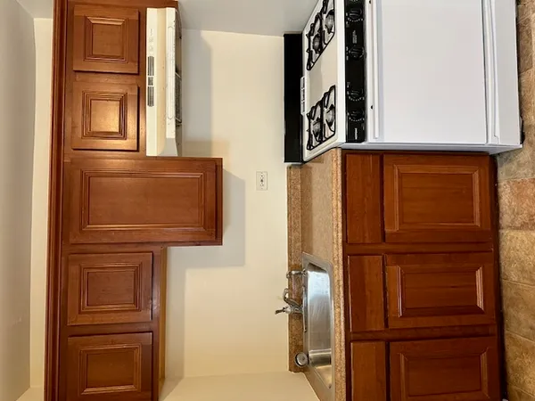 $1,475 | 2332 West Eastwood Avenue, Unit 2, Chicago, IL 60625