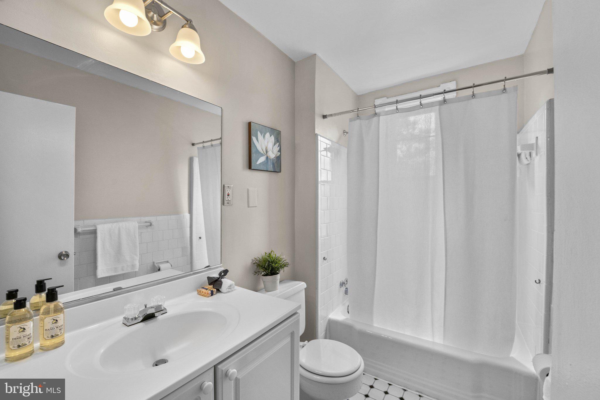 3008 R Street Northwest, Unit 2 Washington, DC 20007 - Photo 16 of 24 Gallery Image 16