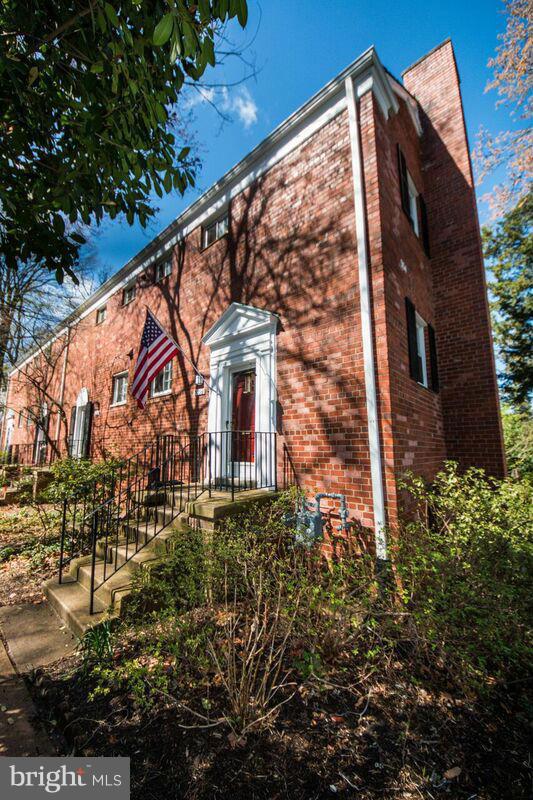3756 Gunston Road, Unit 2010 Alexandria, VA 22302 - Photo 1 of 26 Exterior (Front)
