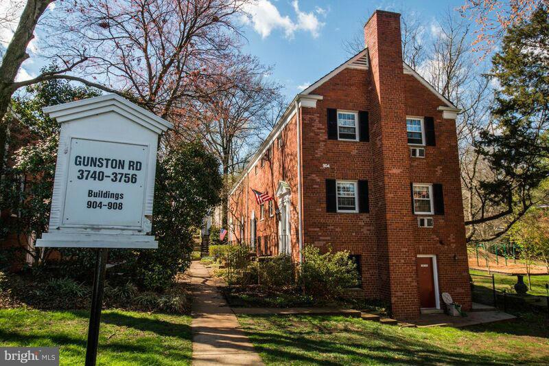 3756 Gunston Road, Unit 2010 Alexandria, VA 22302 - Photo 2 of 26 Exterior (General)