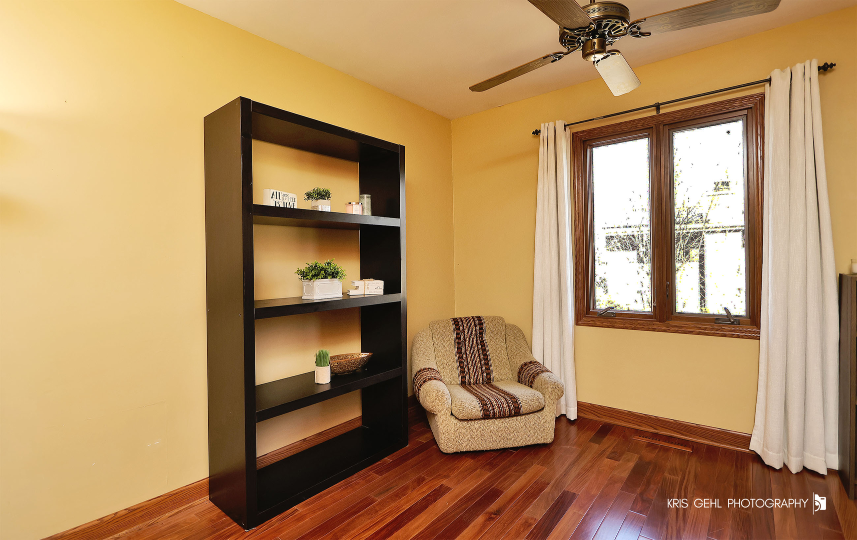 7149 Meadow Lane Cary, IL 60013 - Photo 11 of 37 a living room with furniture and a window
