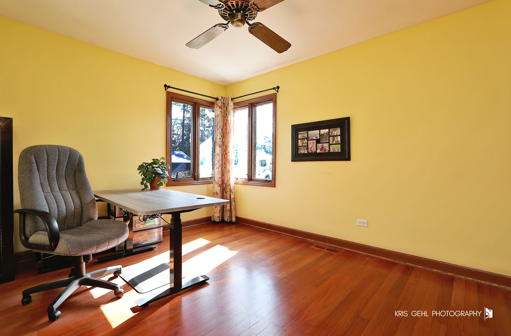 7149 Meadow Lane Cary, IL 60013 - Photo 16 of 37 a view of a livingroom with furniture and a window