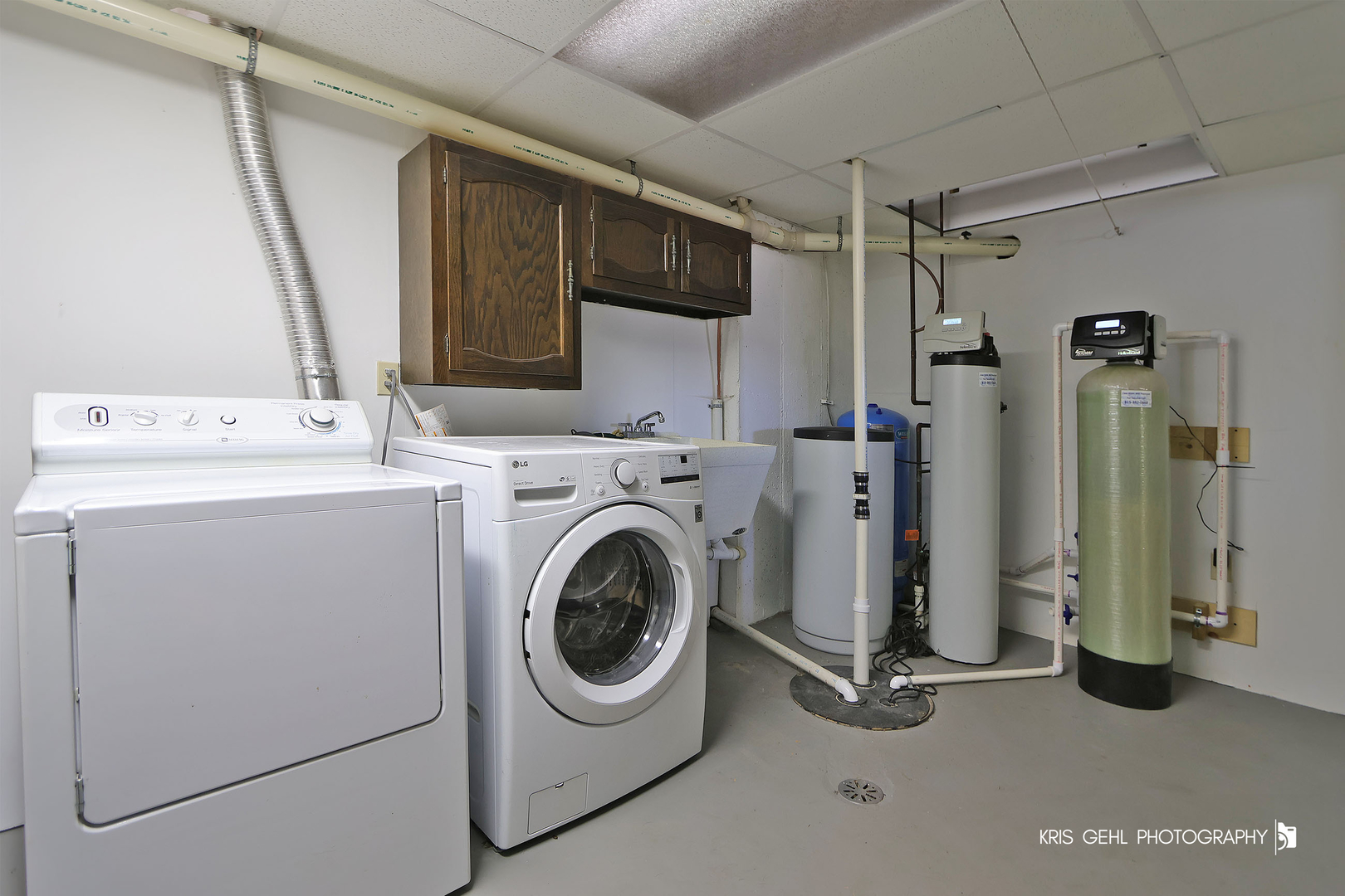 7149 Meadow Lane Cary, IL 60013 - Photo 18 of 37 a utility room with dryer and washer