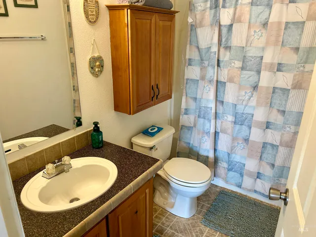 $265,000 | 1510 Idaho Street, Jordan Valley, OR 97910