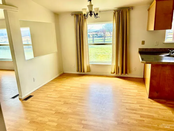 $265,000 | 1510 Idaho Street, Jordan Valley, OR 97910