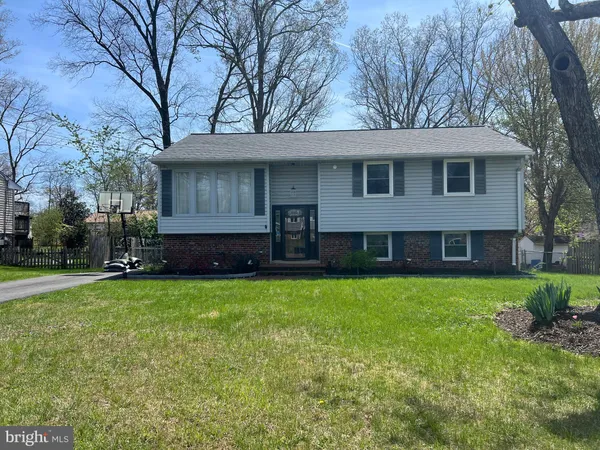$750,000 | 14913 Carlbern Drive, Centreville, VA 20120