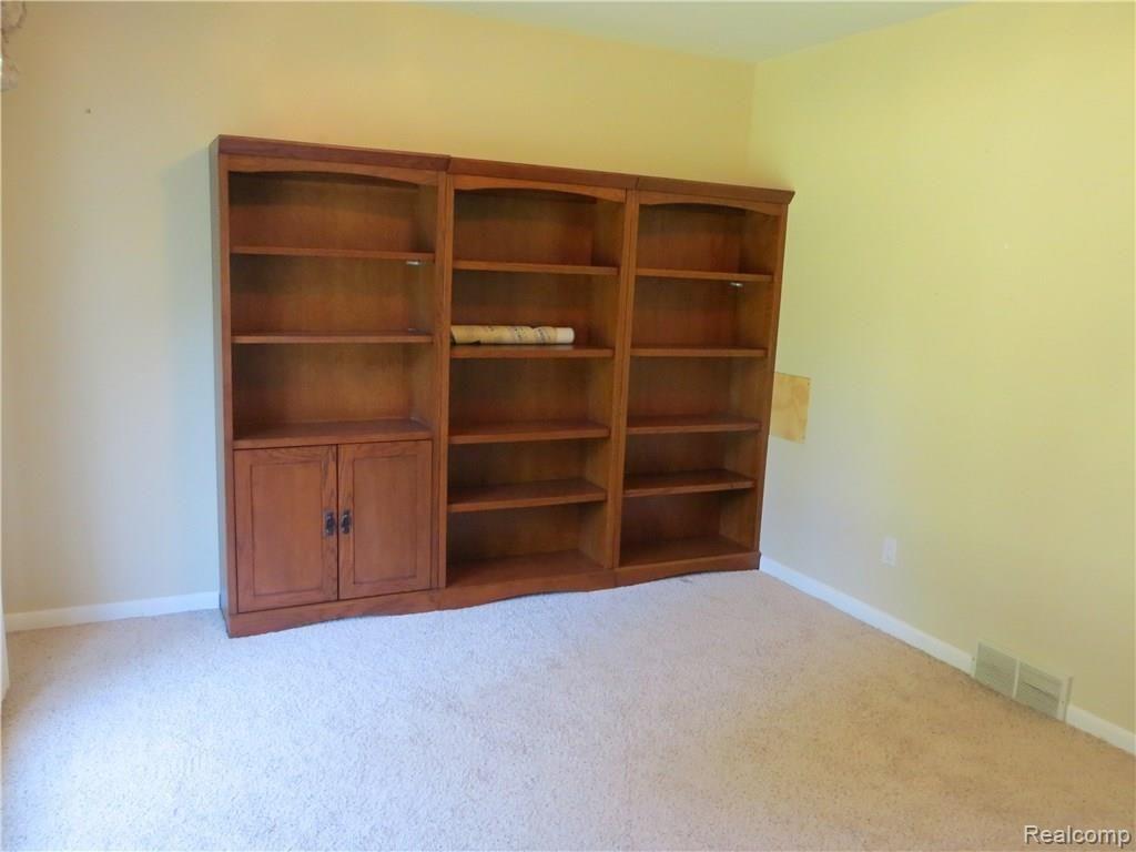 5290 Fenton Road Fenton, MI 48430 - Photo 28 of 44