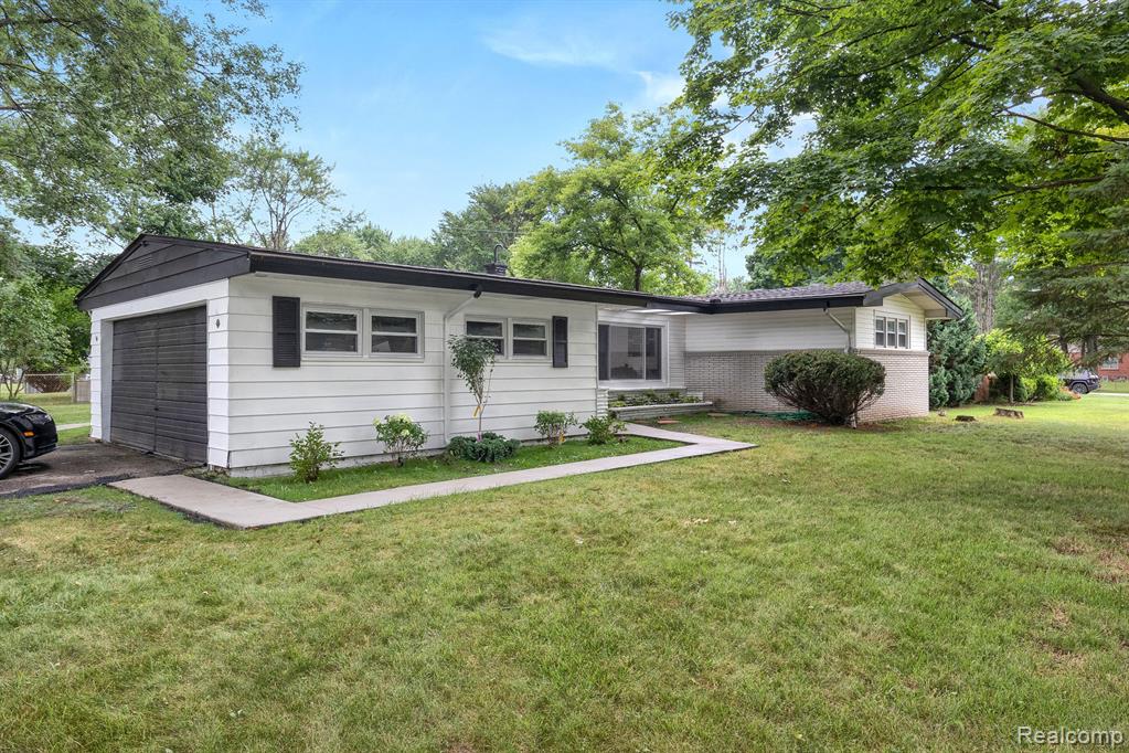 17329 Merriman Road Livonia, MI 48152 - Photo 38 of 46