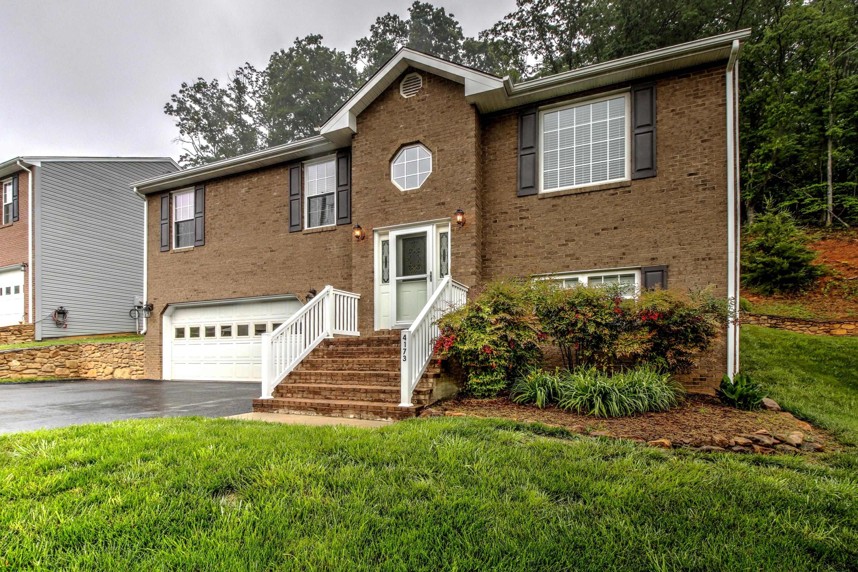 4173 Daugherty Road Salem, VA 24153 - Photo 2 of 34 _MG_6426_7_8