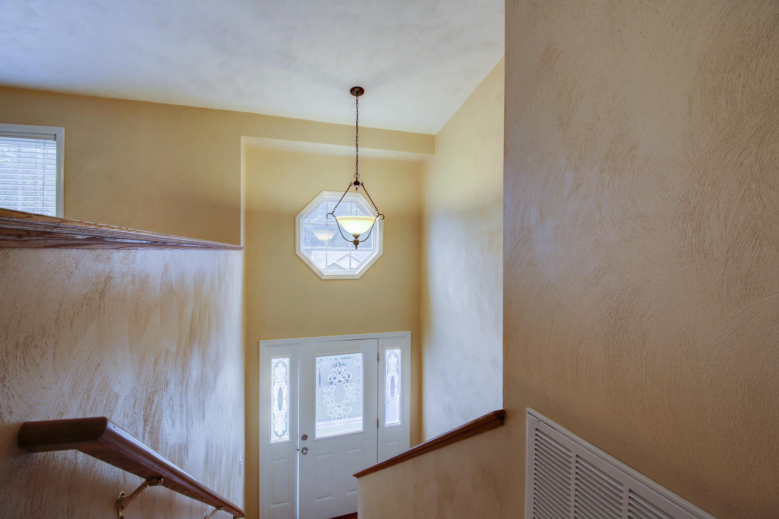 4173 Daugherty Road Salem, VA 24153 - Photo 4 of 34 _MG_6369_70_71