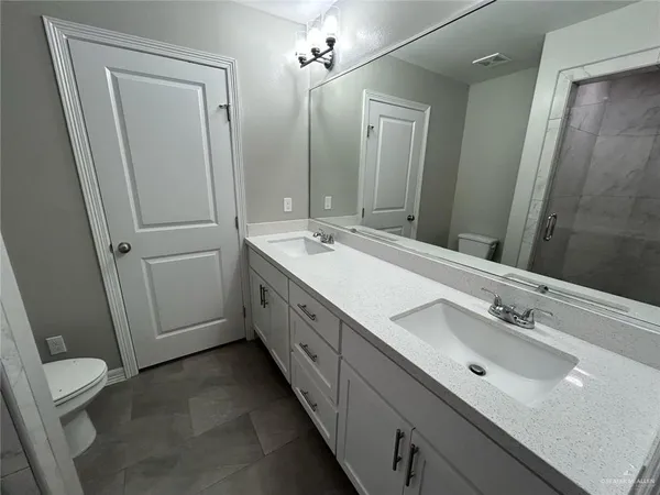$1,100 | 2222 Multi National, Unit C, Harlingen, TX 78550