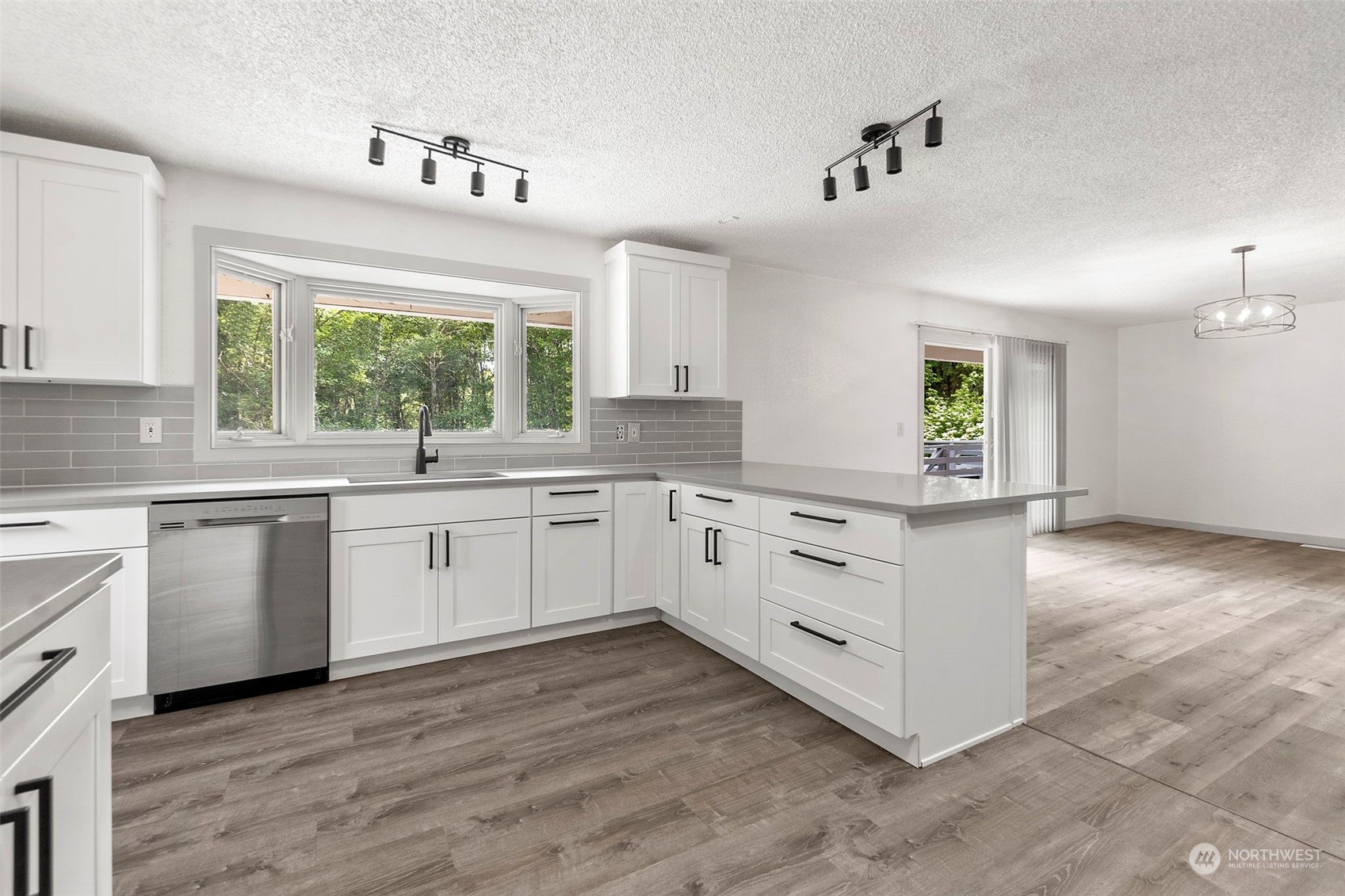 215 Ocean Beach Road Hoquiam, WA 98550 - Photo 11 of 40 Gallery Image 11