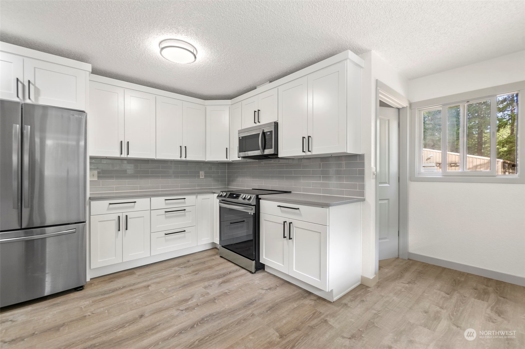 215 Ocean Beach Road Hoquiam, WA 98550 - Photo 12 of 40 Gallery Image 12