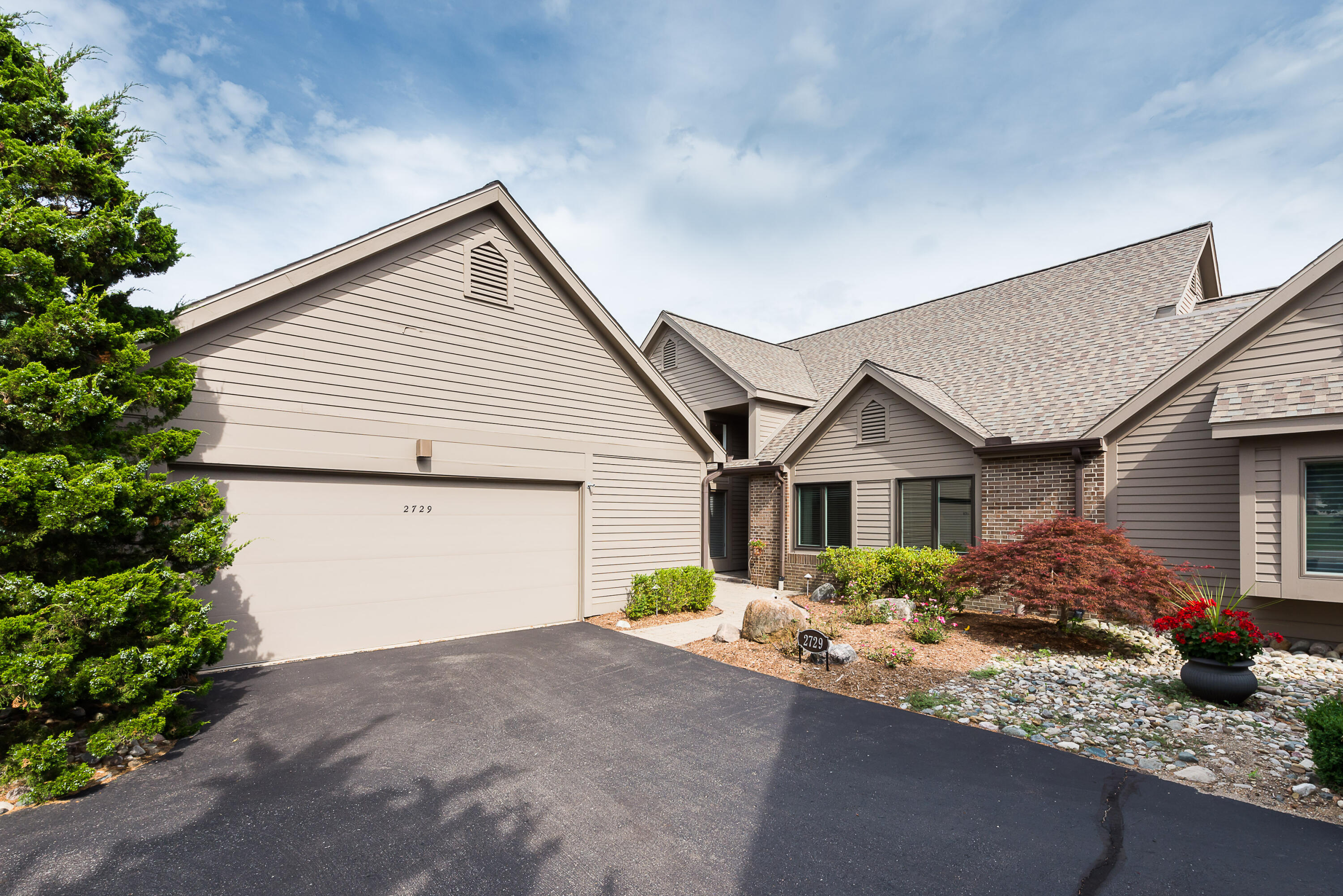 2729 Aspen Road Ann Arbor, MI 48108 - Photo 1 of 58 DSC_2