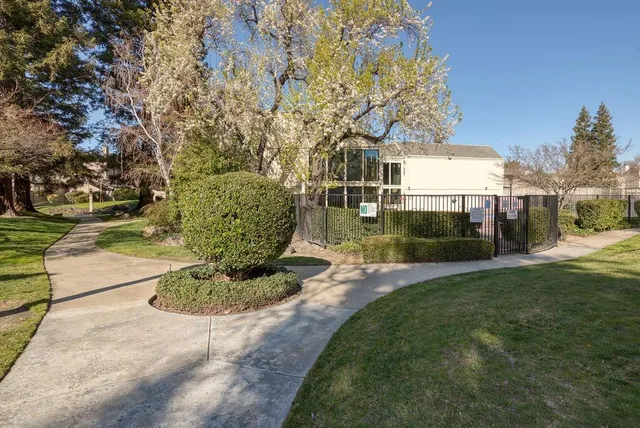 $339,900 | 1118 Cedar Creek Drive, Unit 81, Modesto, CA 95355