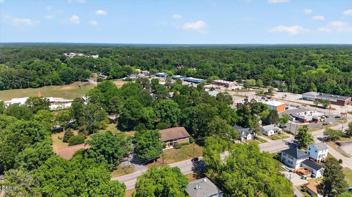 1630 Oxford Road, Unit B Henderson, NC 27536 - Photo 24 of 30 a view of a city