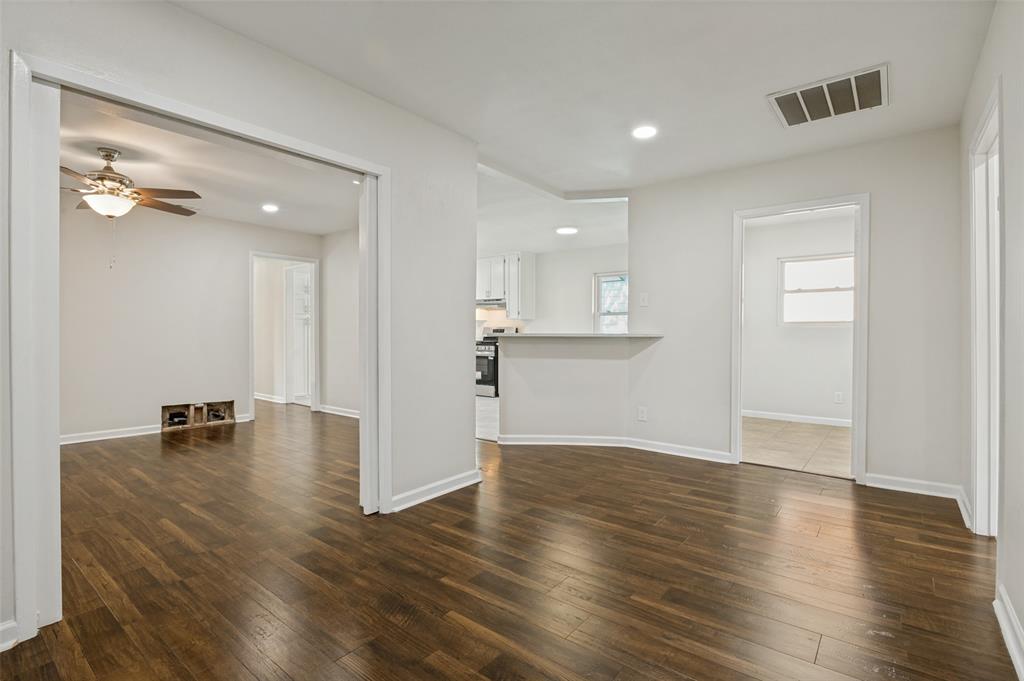 3811 Rolinda Drive Dallas, TX 75211 - Photo 8 of 22