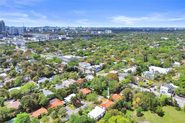 $935,000 | 221 Northeast 48th Terrace, Miami, FL 33137