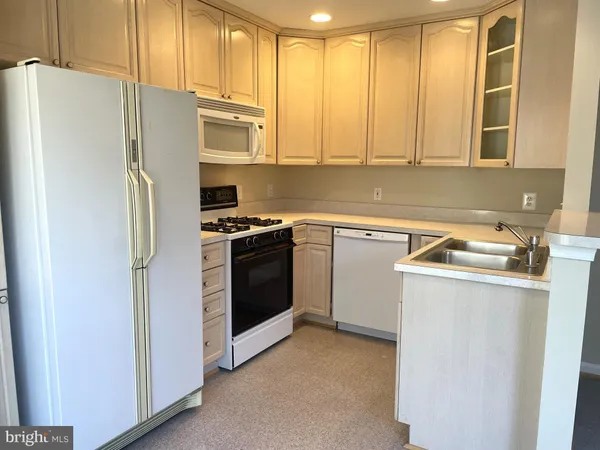 $3,750 | 2450 Garnett Drive, Alexandria, VA 22311