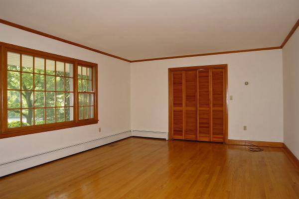 3597 Hartland Road Southwest Roanoke, VA 24015 - Photo 8 of 39 INTERIOR