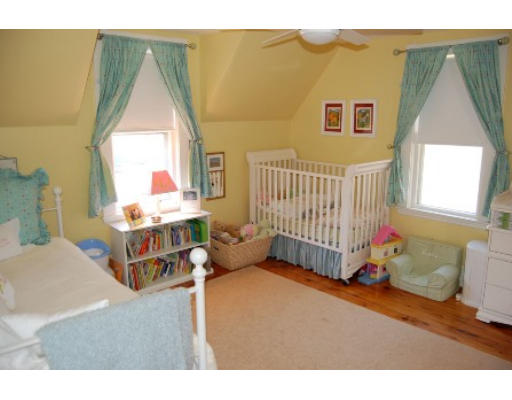 22 Maple Street Hamilton, MA 01982 - Photo 5 of 7