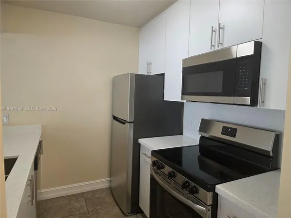 $2,075 | 8100 Geneva Court, Unit 432, Doral, FL 33166