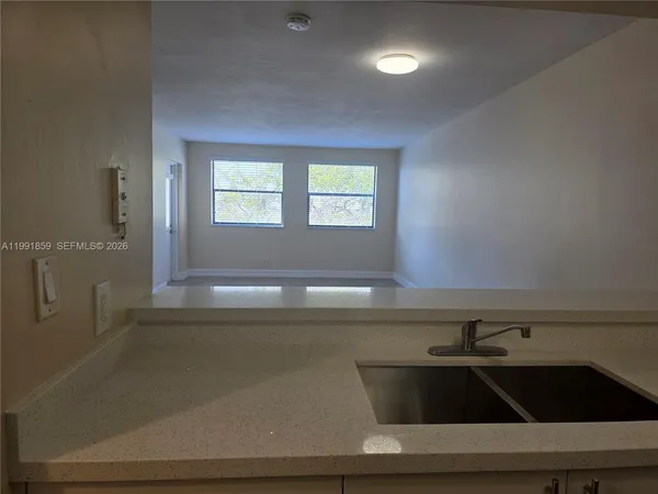 $2,075 | 8100 Geneva Court, Unit 432, Doral, FL 33166
