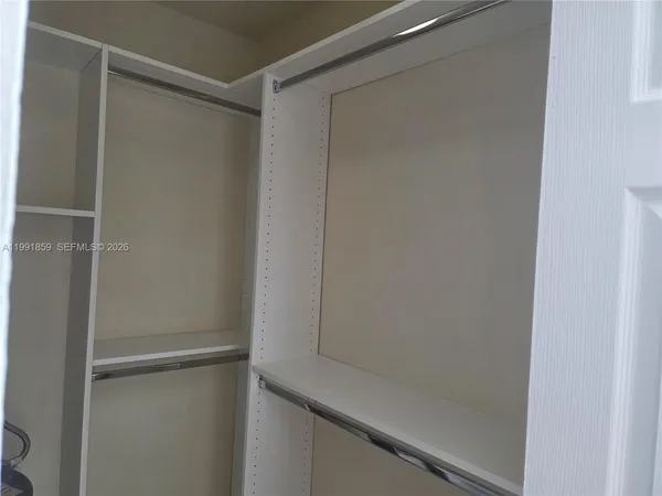 $2,075 | 8100 Geneva Court, Unit 432, Doral, FL 33166