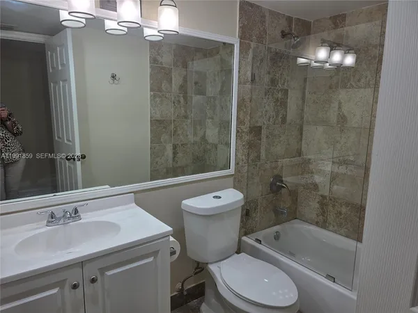 $2,075 | 8100 Geneva Court, Unit 432, Doral, FL 33166