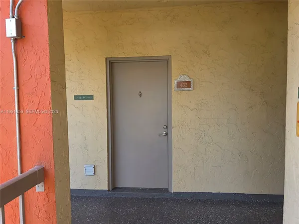 $2,075 | 8100 Geneva Court, Unit 432, Doral, FL 33166