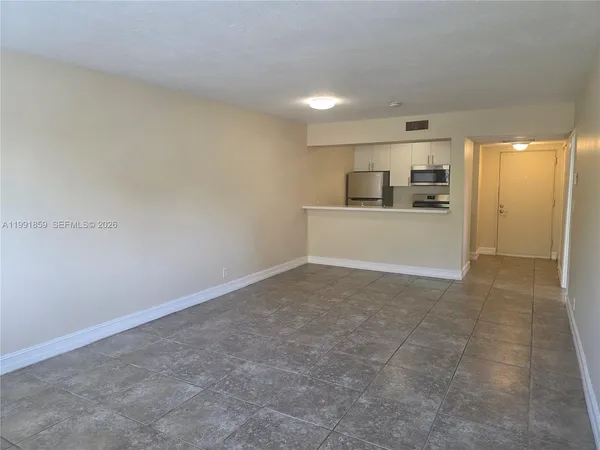 $2,075 | 8100 Geneva Court, Unit 432, Doral, FL 33166