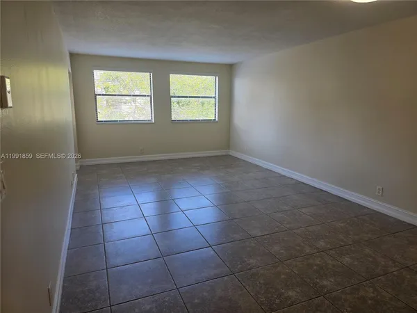 $2,075 | 8100 Geneva Court, Unit 432, Doral, FL 33166