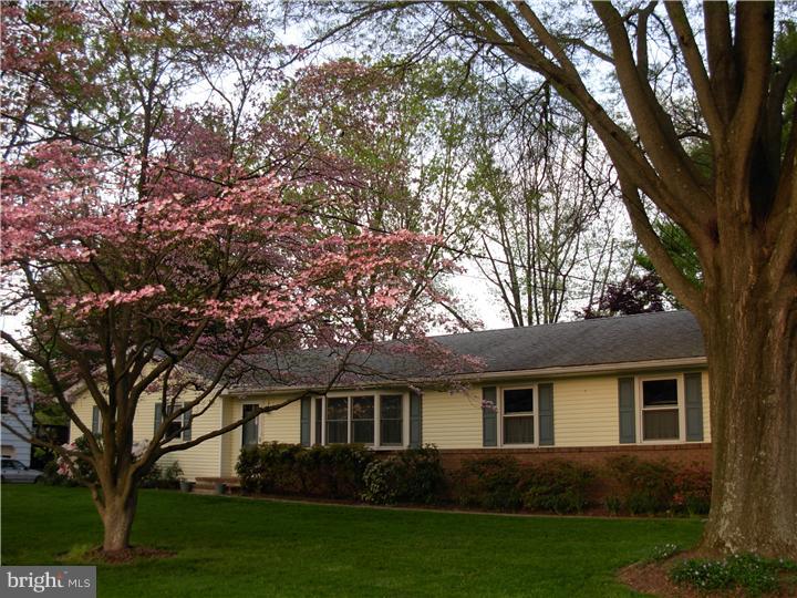 1009 Old York Road Hightstown, NJ 08520 - Photo 2 of 16 Gallery Image 2