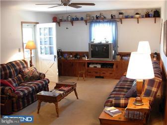 1009 Old York Road Hightstown, NJ 08520 - Photo 15 of 16 Family Room