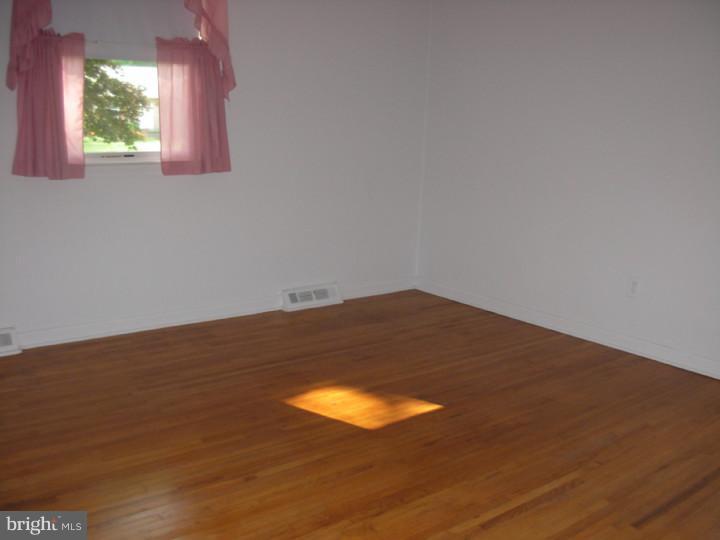 1009 Old York Road Hightstown, NJ 08520 - Photo 16 of 16 Bedroom - Main