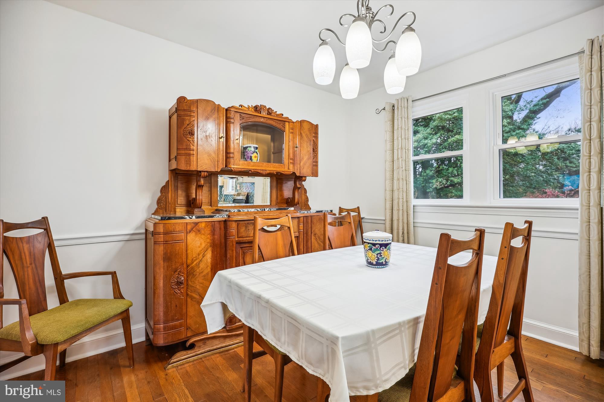 610 Forest Glen Road Silver Spring, MD 20901 - Photo 13 of 42 Dining Room