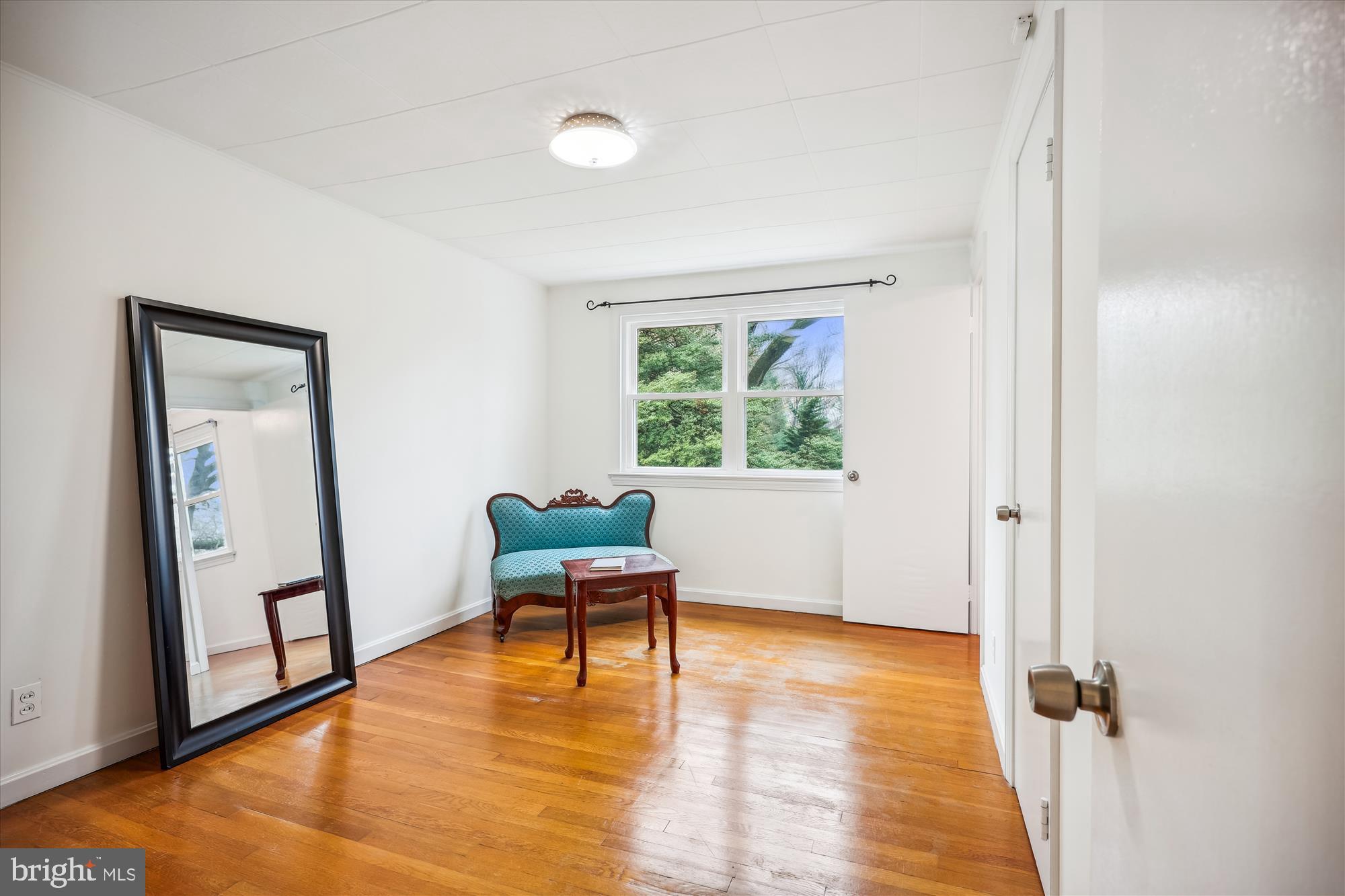 610 Forest Glen Road Silver Spring, MD 20901 - Photo 22 of 42 Upper Level Bedroom (4th)