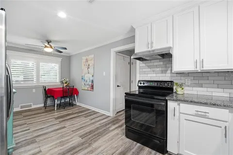 $425,000 | 1216 West 97th Street, Kansas City, MO 64114