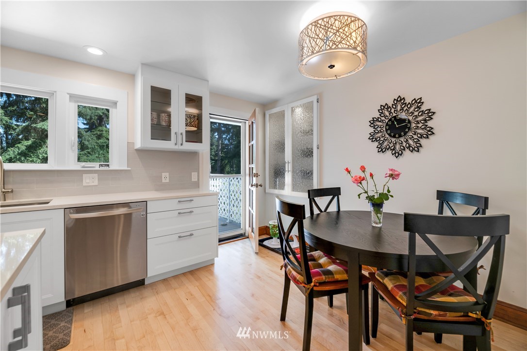 5807 148th Street Southwest Edmonds, WA 98026 - Photo 4 of 14 Gallery Image 4