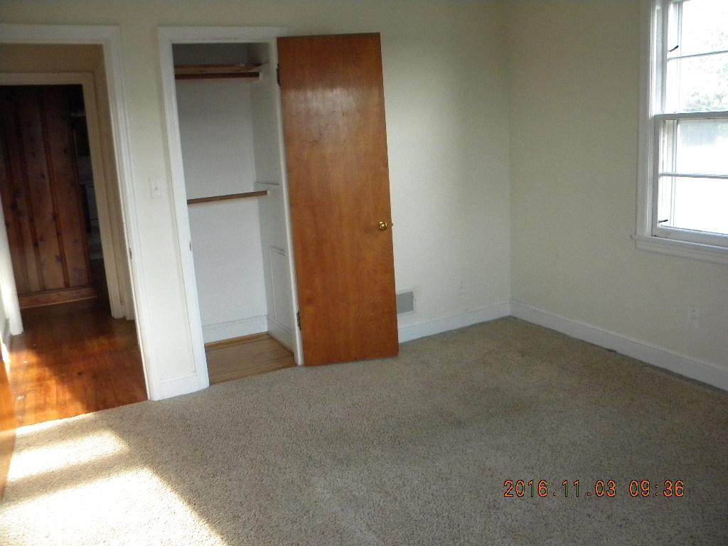 5217 Hawthorne Road Northwest Roanoke, VA 24012 - Photo 13 of 17 HAWTHORE (21)