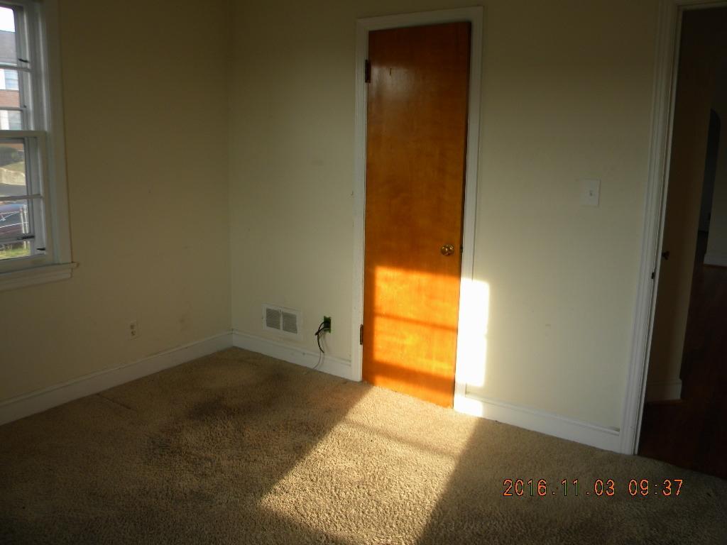 5217 Hawthorne Road Northwest Roanoke, VA 24012 - Photo 15 of 17 HAWTHORE (23)